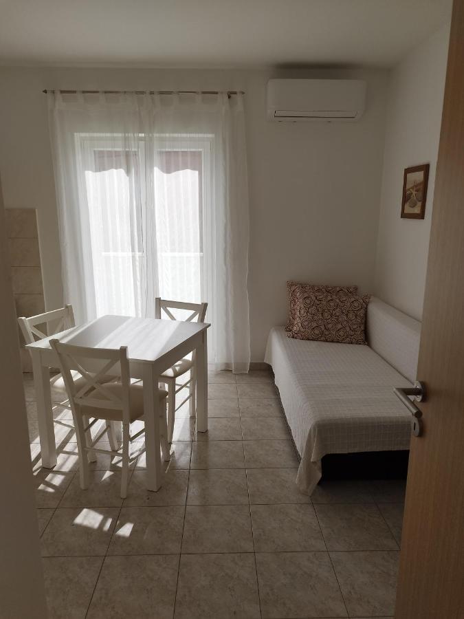 Apartments Valeria Каштела Екстер'єр фото