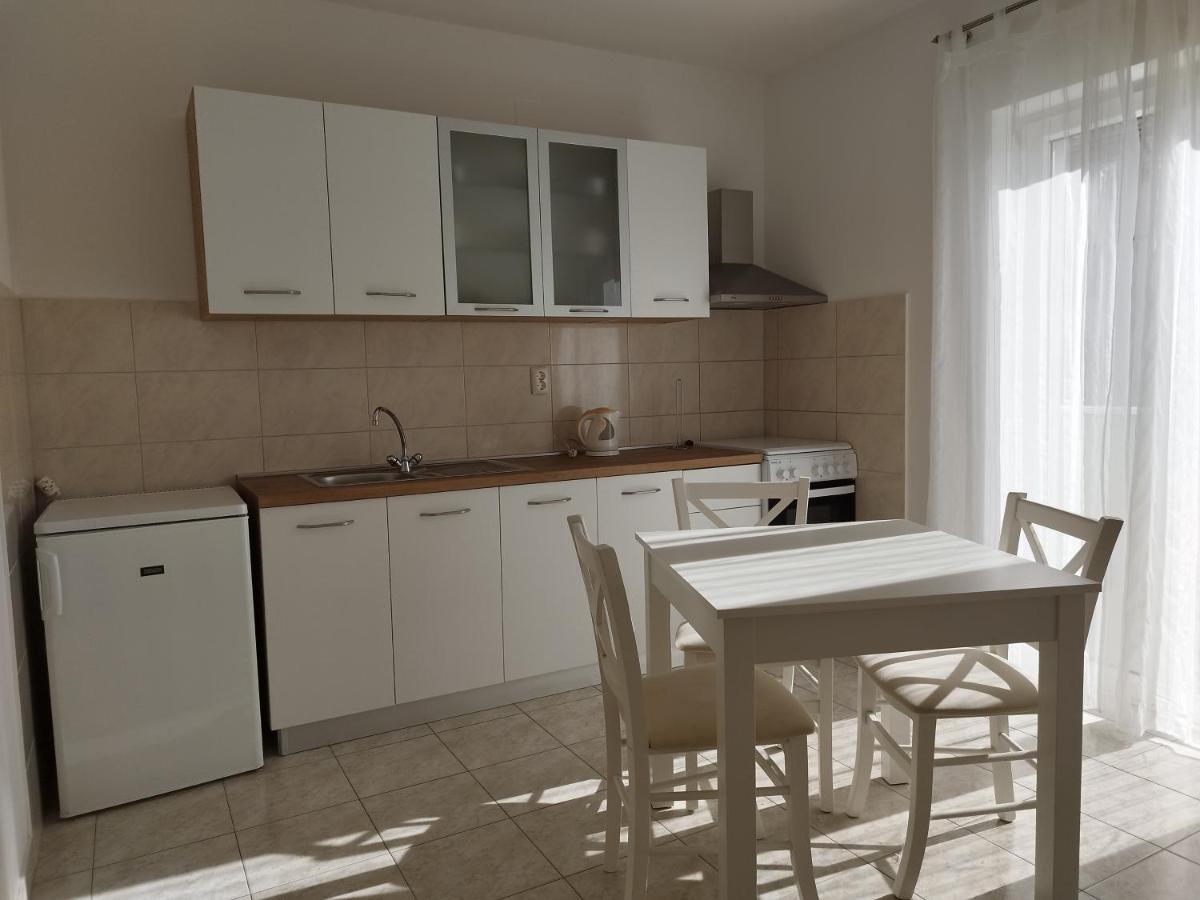 Apartments Valeria Каштела Екстер'єр фото