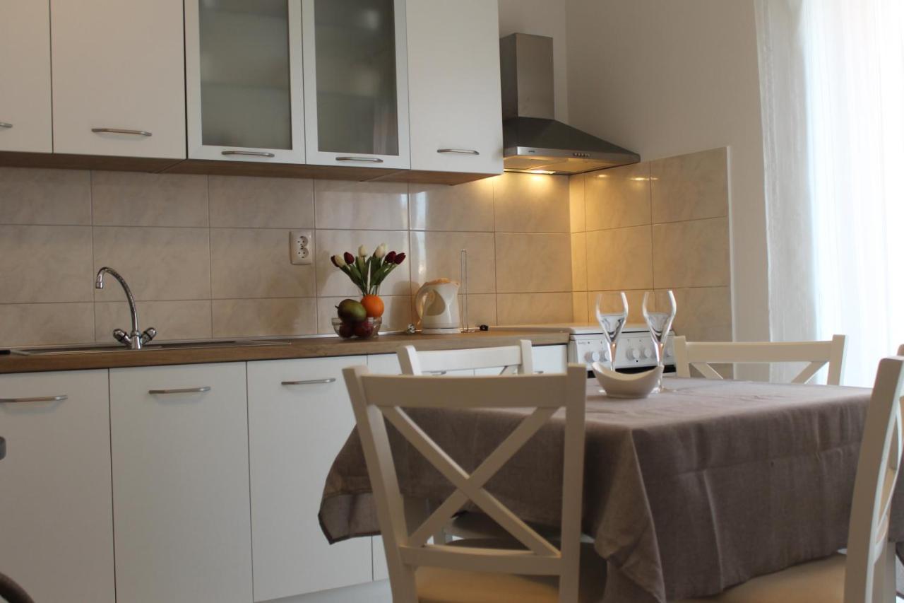 Apartments Valeria Каштела Екстер'єр фото