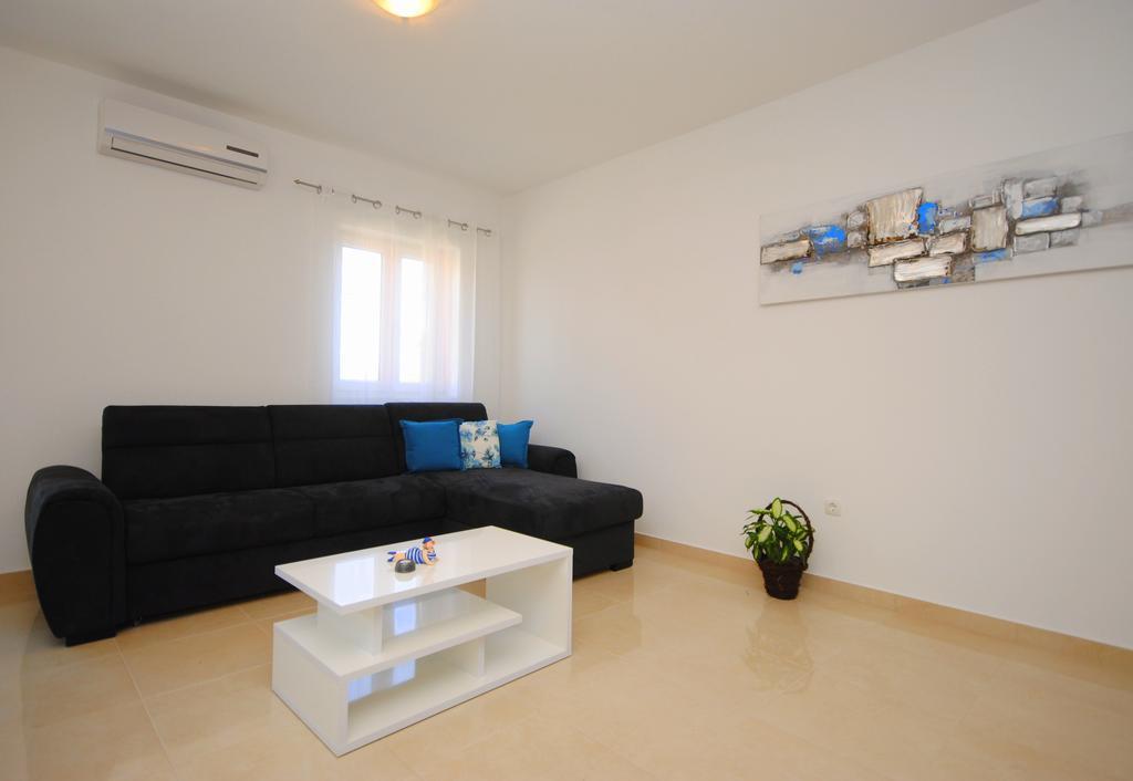 Apartments Valeria Каштела Екстер'єр фото